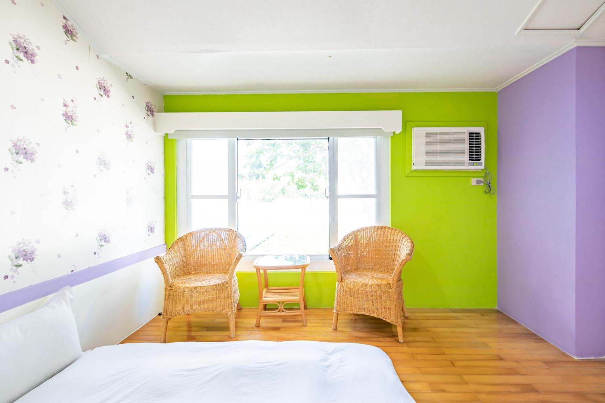 Lovestar Lakeside Hotel - Stars Building Нанвань Номер фото