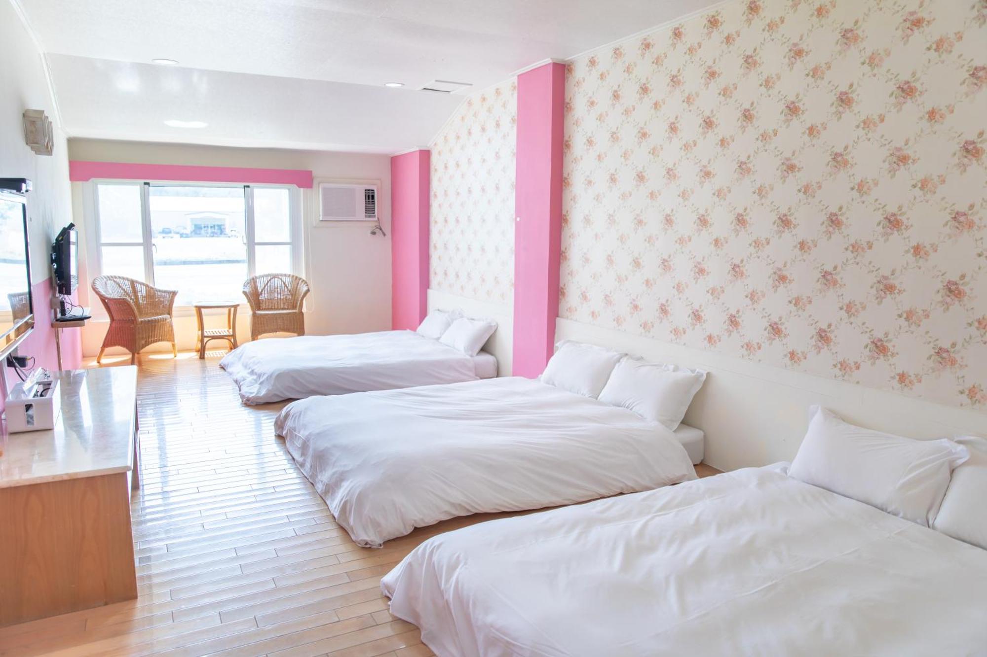 Lovestar Lakeside Hotel - Stars Building Нанвань Номер фото