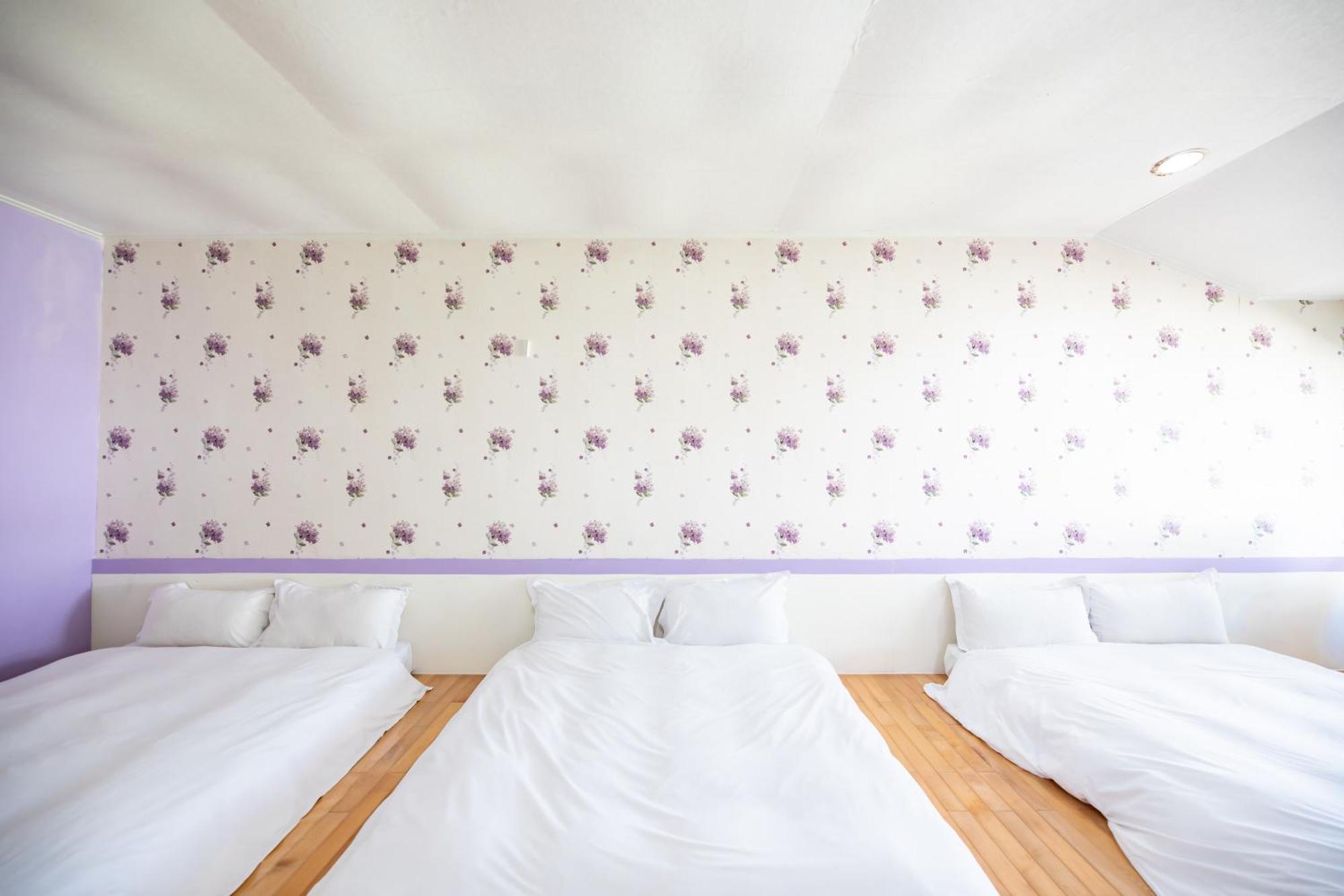 Lovestar Lakeside Hotel - Stars Building Нанвань Номер фото